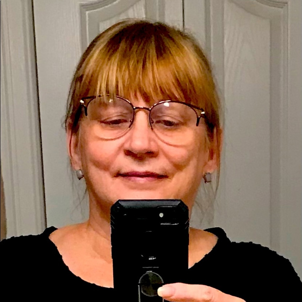 Meet your Posher, Linda mike